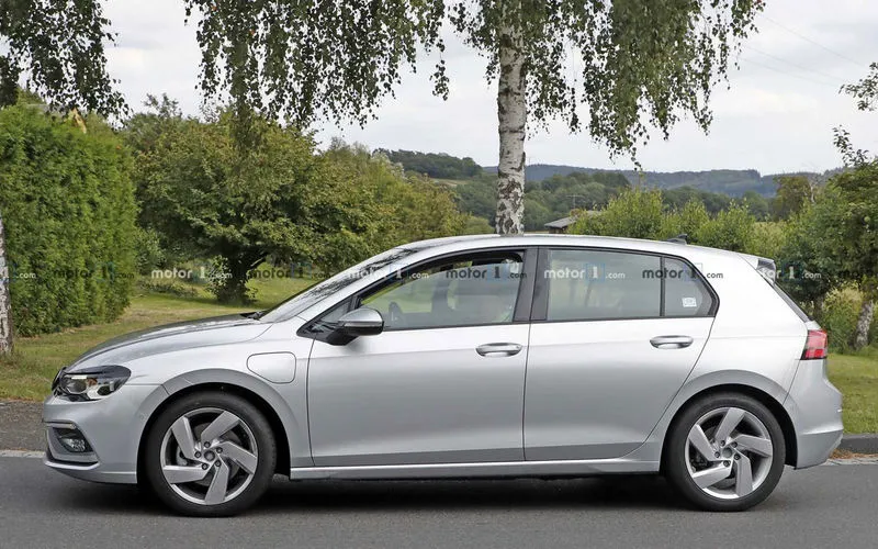 Новый VW Golf готовится к премьере