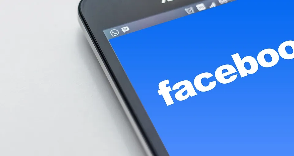 Facebook платил сотням подрядчиков за расшифровку аудиосообщений своих пользователей 