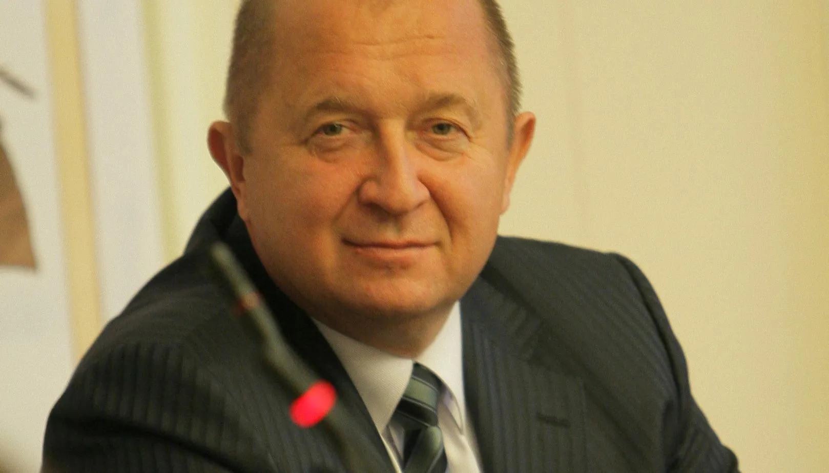Почетному гражданину Гомельской области и Светлогорска Александру Якобсону 18 апреля исполнилось 70 лет
