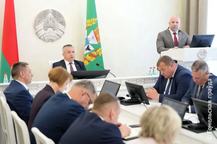Ссылаться на влагу не стоит. На аппаратном совещании облисполкома рассмотрели ход полевых работ и проекты в сфере строительства