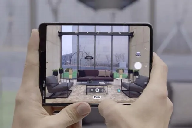 Samsung предоставила образцы сгибающихся дисплеев Apple и Google. Уже не считает конкурентами?