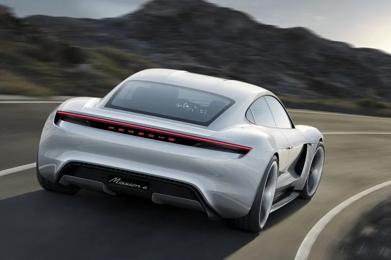 Porsche отказывается от дизельных двигателей в пользу электромобилей