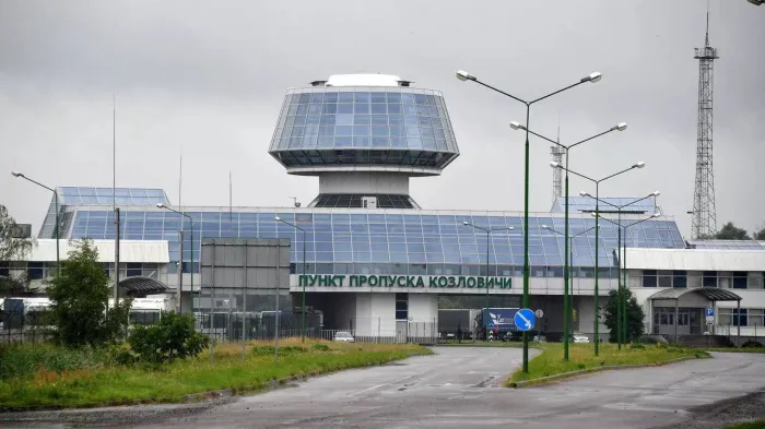 Белорусские таможенники начнут оформлять транспорт до открытия польской границы