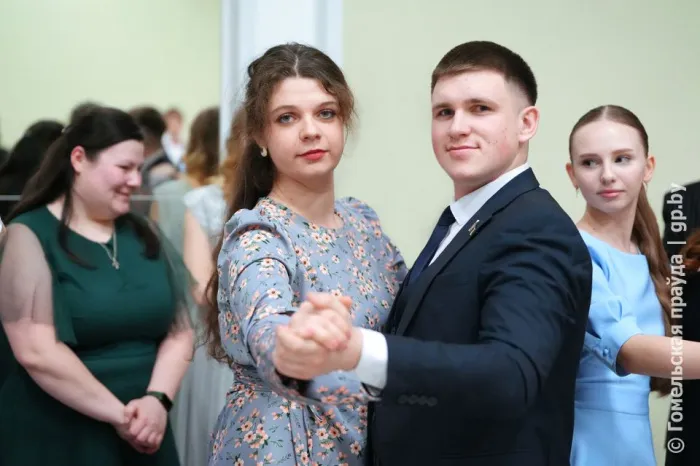 «Ручеек» и «Бразильское танго»: как журналист «Гомельскай праўды» участвовала в первом Сретенском балу