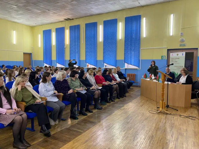 Народные пожарные: жителям Калинковичского района рассказали, как они могут помочь противостоять лесным пожарам
