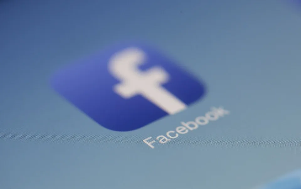 Эмодзи, выражающие заботу в период пандемии, появятся в Facebook