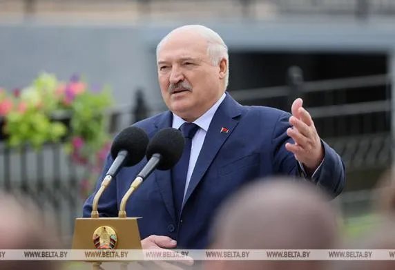 "Вчера согрешил, съел". Лукашенко признался, что страшно любит картошку