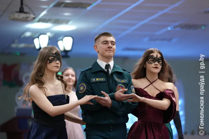 В гомельском вузе прошел зимний студенческий бал