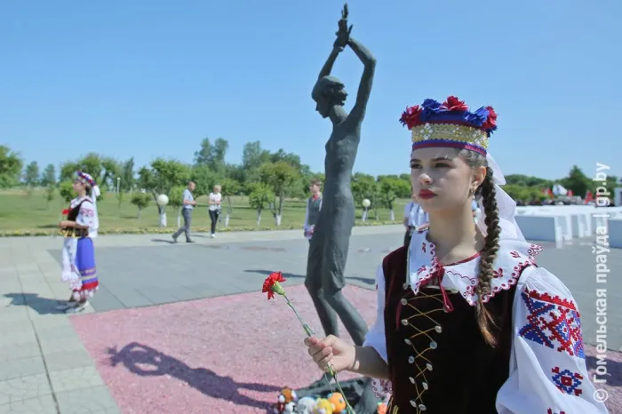 В Красном Береге прошел митинг, посвященный Международному дню защиты детей