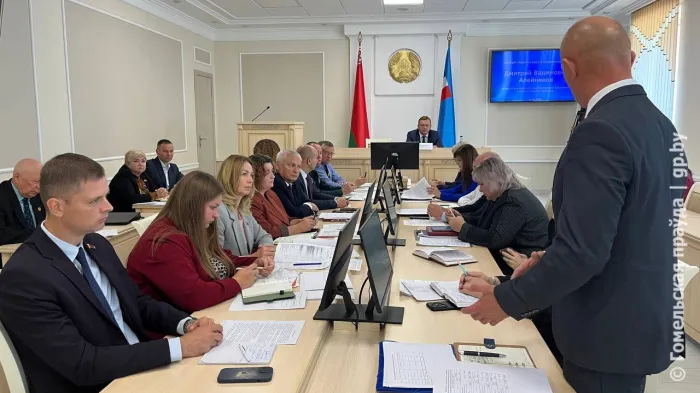 Разумный креатив приветствуется: заместитель председателя облисполкома Дмитрий Алейников с рабочим визитом посетил Калинковичский район