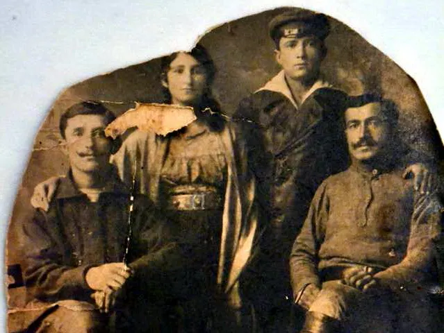Как ассирийцы гомельчан в галоши обули