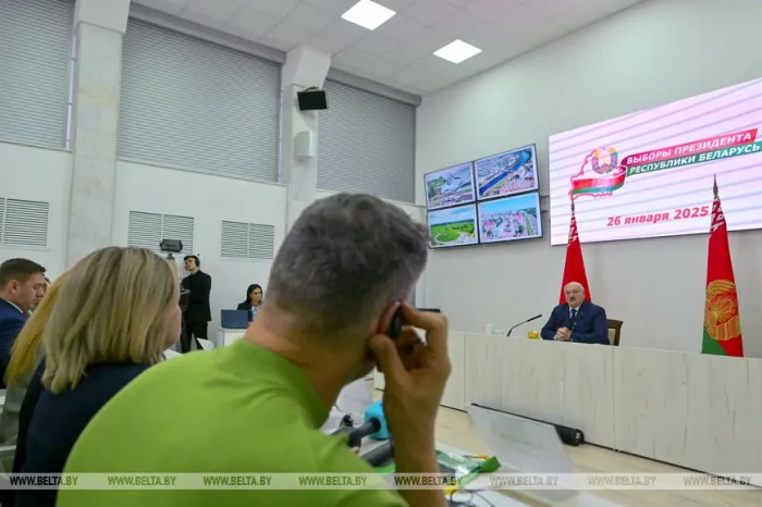Лукашенко сказал об условии отказа Беларуси от размещения "Орешника"