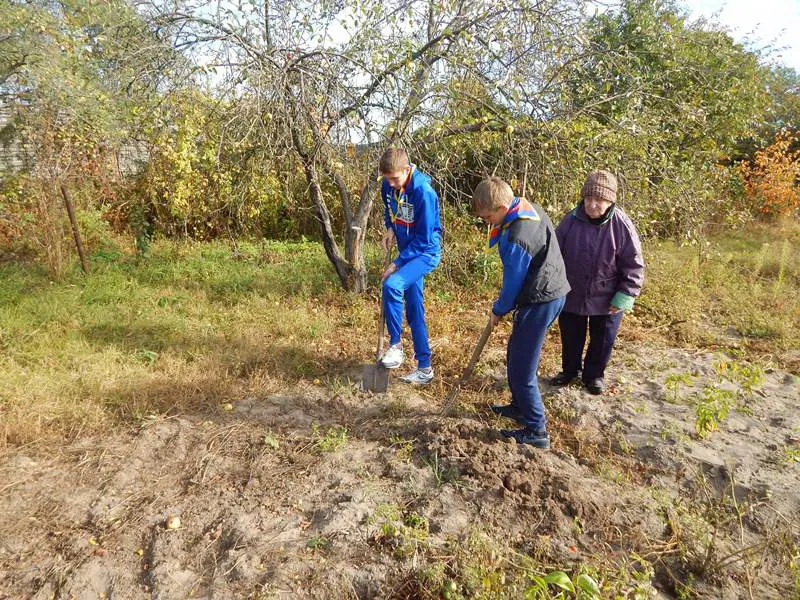 Юные спасатели из Буда-Кошелево подсобили ветеранам
