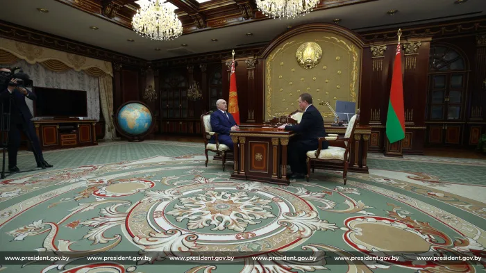 Лукашенко принял с докладом премьер-министра. Основная тема - повестка предстоящей встречи с Путиным