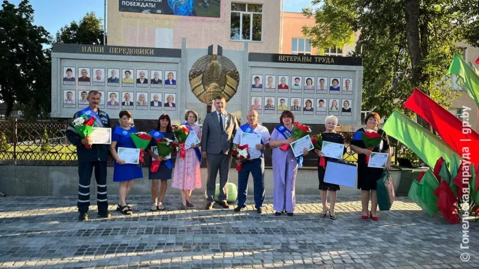 Торжественно и ярко. Наровлянский район отметил столетний юбилей