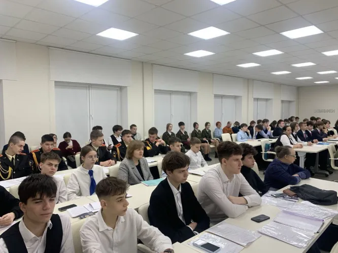 В Гомеле завершился юбилейный XV областной турнир юных физиков