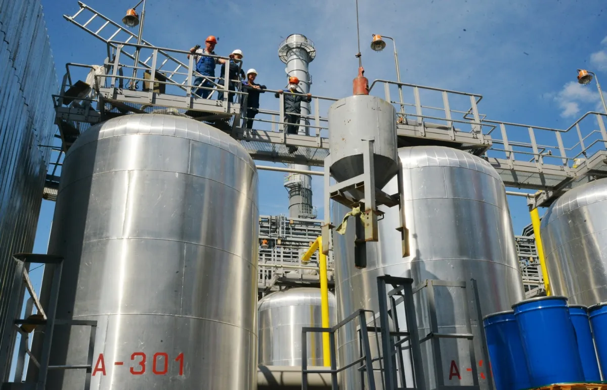 Мозырский НПЗ планирует в сентябре переработать не менее 1 млн т нефти