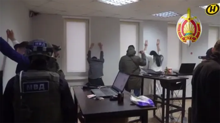 Задержаны 37 фигурантов. Сеть мошеннических кол-центров выявили в Беларуси