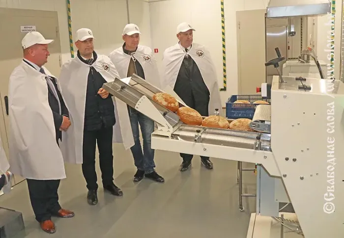 Министр экономики Юрий Чеботарь оценил новый рогачевский хлеб