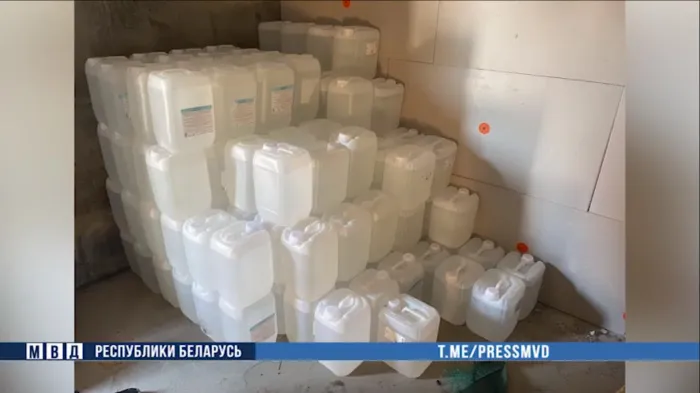 В Мозыре ликвидировали нелегальный склад спиртного
