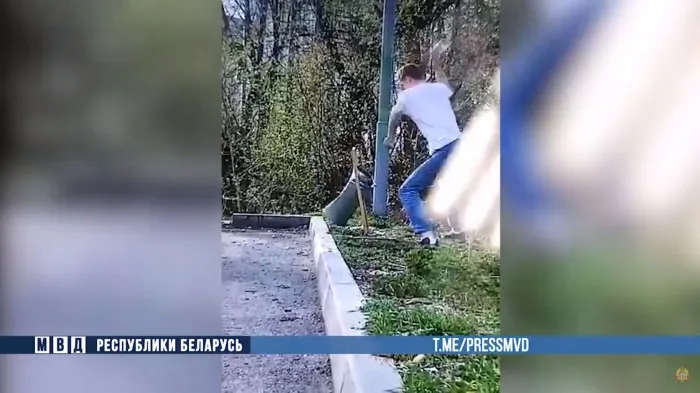 За повреждение урны в Мозыре задержан фанат. Он проверяется на причастность к августовским беспорядкам