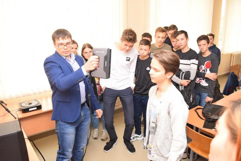В ГГТУ имени П. О. Сухого школьникам рассказали о 3D-моделировании и визуализации