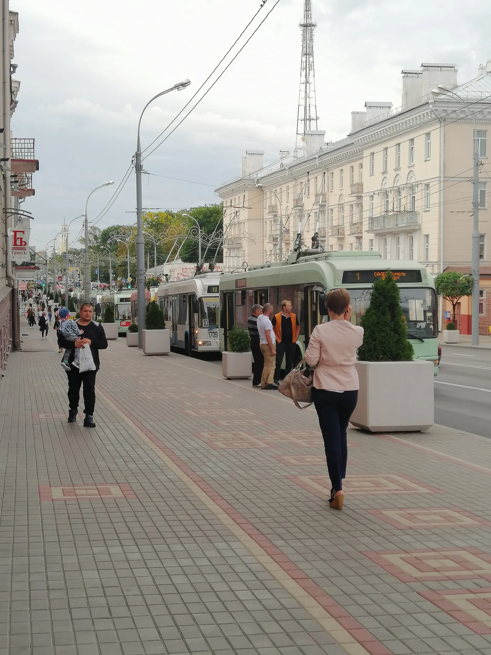 Небольшое ДТП по улице Советской, образовался затор из троллейбусов 