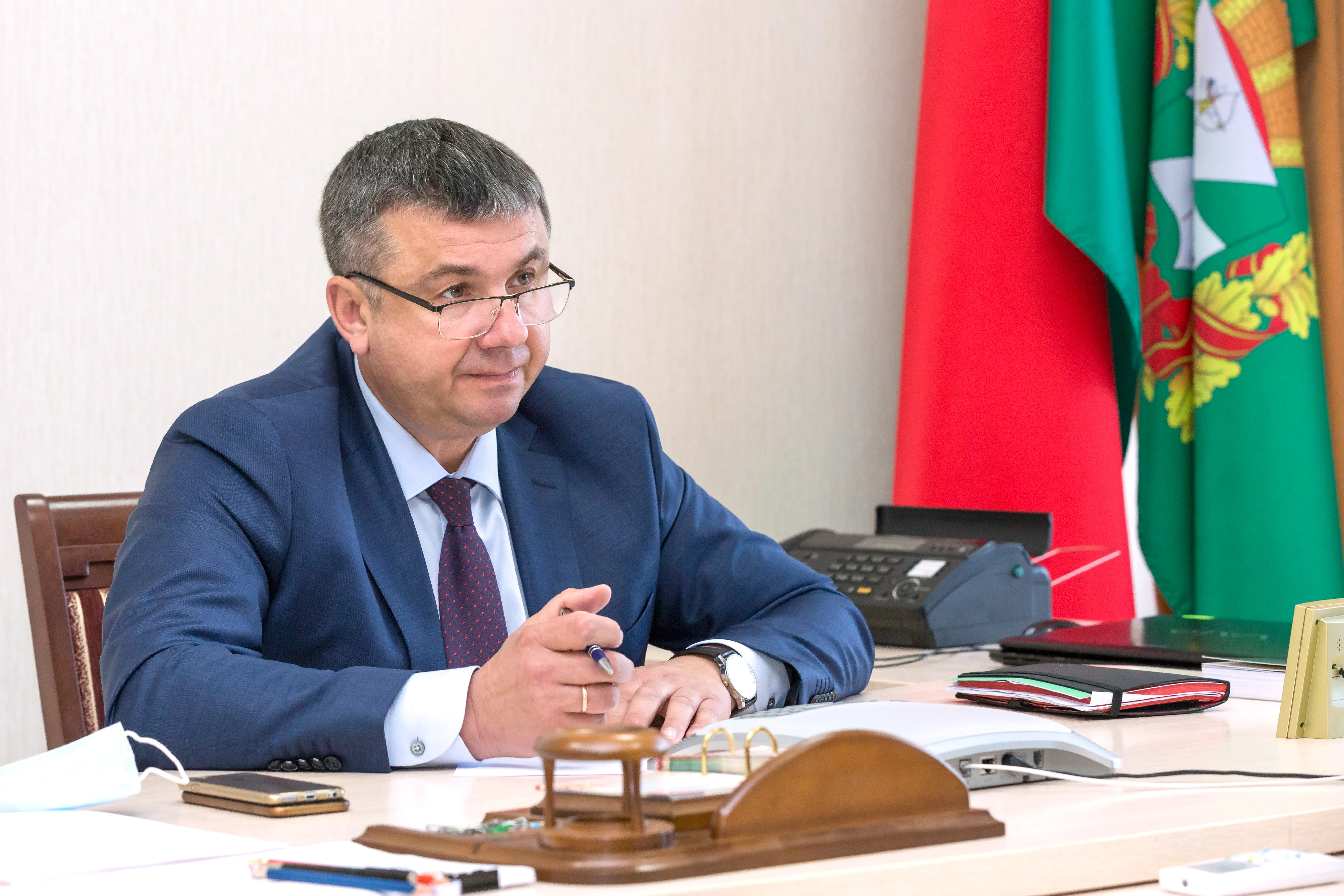 Что беспокоит жителей Гомельщины: Юрий Шулейко провел телефонную линию 