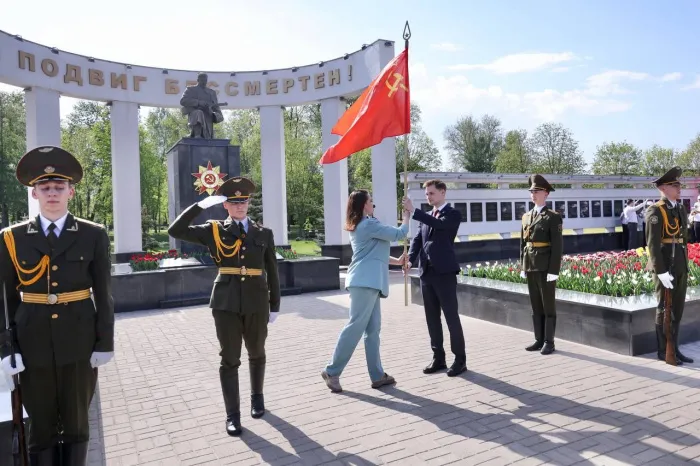 Гомель принял эстафету республиканского проекта «Флаг Победы», посвящённого 80-летию Победы в Великой Отечественной войне