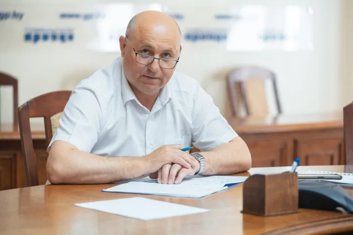 Куда писать? Кому звонить? На вопросы читателей ответил начальник отдела по работе с обращениями граждан и юрлиц облисполкома Евгений Шукуров
