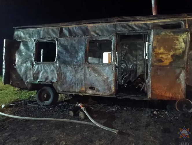 В Октябрьском районе на пожаре в вагончике на территории МТФ погиб мужчина