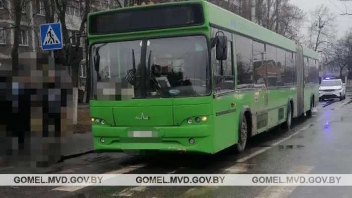 Вчера в Гомеле в городском автобусе пассажир упал и получил травму