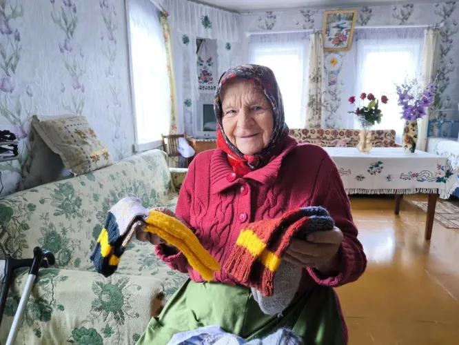 «Стараюсь находить доброе во всем»: 95-летняя жительница деревни Добрушского района раскрыла секрет своего долголетия