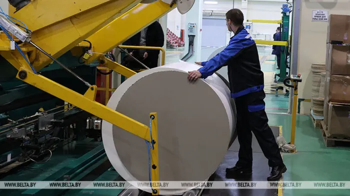 Объем производства бумаги и картона в Добруше вырос на 28%, экспорт - на 18%