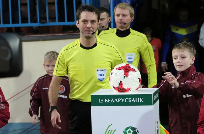 Гомельчанин Алексей Кульбаков отсудил 300 матчей в высшей лиге чемпионата Беларуси по футболу