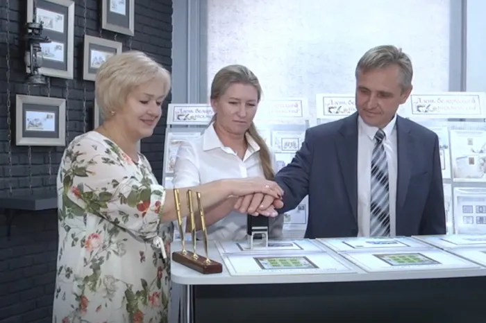 Выпущена в обращение почтовая марка «Герб Добруша»