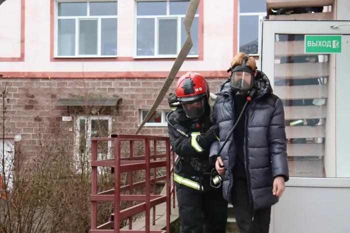 В Мозырском детском доме прошли учения спасателей по эвакуации и тушению пожара