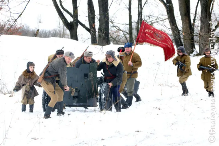 ФОТОФАКТ: Историко-военная реконструкция о партизанском движении прошла под Рогачевом