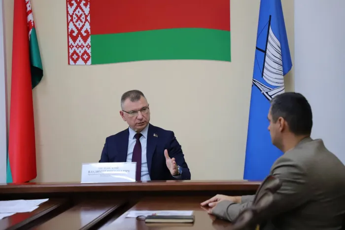 Выездной прием граждан в Жлобине провел председатель Государственного таможенного комитета Владимир Орловский