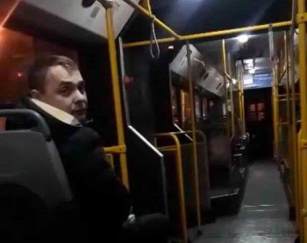 Устанавливается личность гражданина, который угрожал в автобусе кондуктору