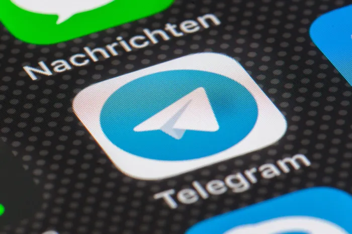В Google Play заблокировали телеграм-канал "Желтые сливы". Что сделать, чтобы его читать (инструкция)