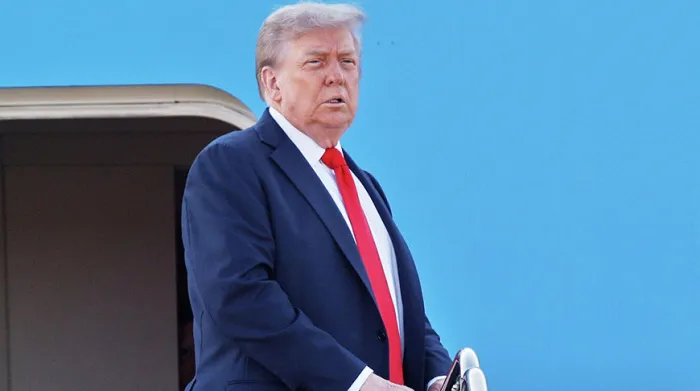 Трамп прибыл в Анкоридж, где встретится с Путиным