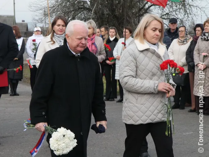 Представители посольства Словакии почтили в Ельске память Героя Советского Союза Яна Налепки
