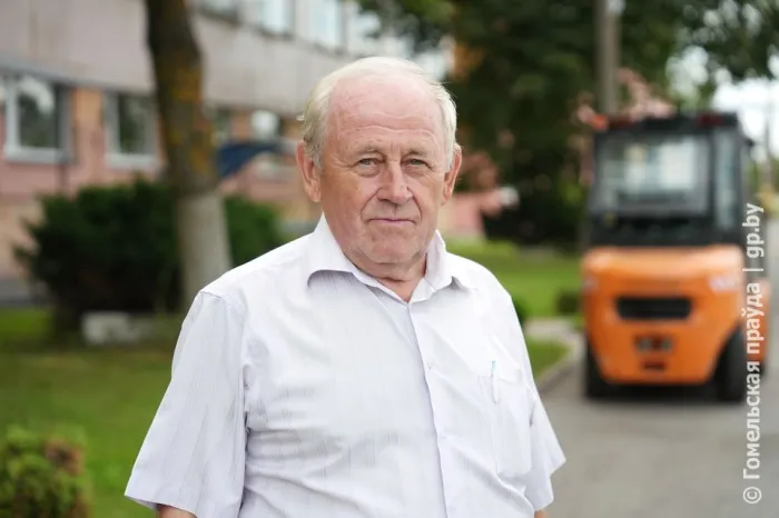 50 лет на рабочем месте. Геннадий Бортновский из "Гомельоблагросервиса" возрождает и "ставит на ход" настоящие раритеты сельхозтехники