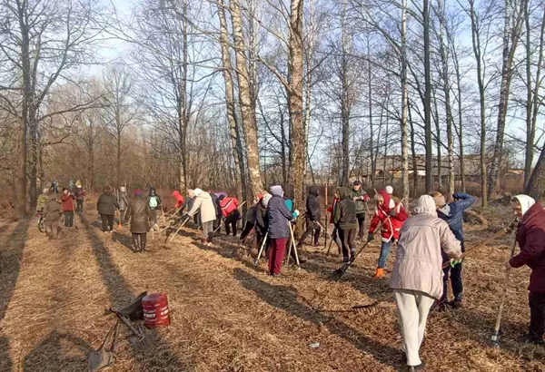 Жители Жлобинского района приняли участие в областном субботнике