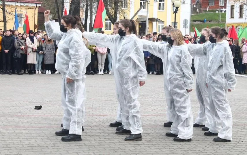 В Мозыре прошел митинг-реквием по случаю 35-летия катастрофы на Чернобыльской атомной электростанции