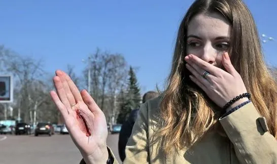 Акцию «Оказание первой помощи — спасение жизни» провели на площиди Ленина сотрудники ГАИ и представители Красного Креста