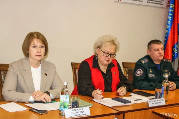 Член Совета Республики Екатерина Зенкевич приняла участие в Едином дне информирования в Светлогорском РОЧС