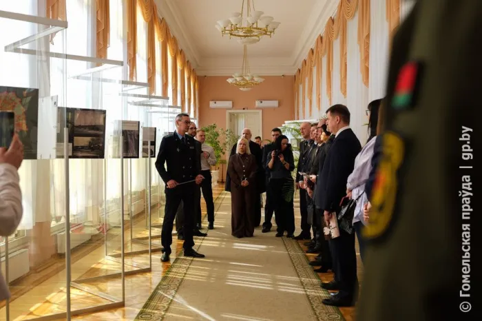 Никто не забыт: в областном центре развернулась выставка в память о сожженных деревнях Гомельщины в годы Великой Отечественной войны
