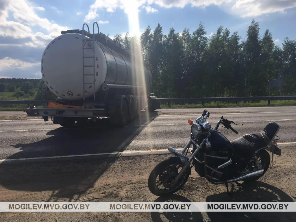 Под Бобруйском 20-летний мотоциклист погиб после столкновения с фурой